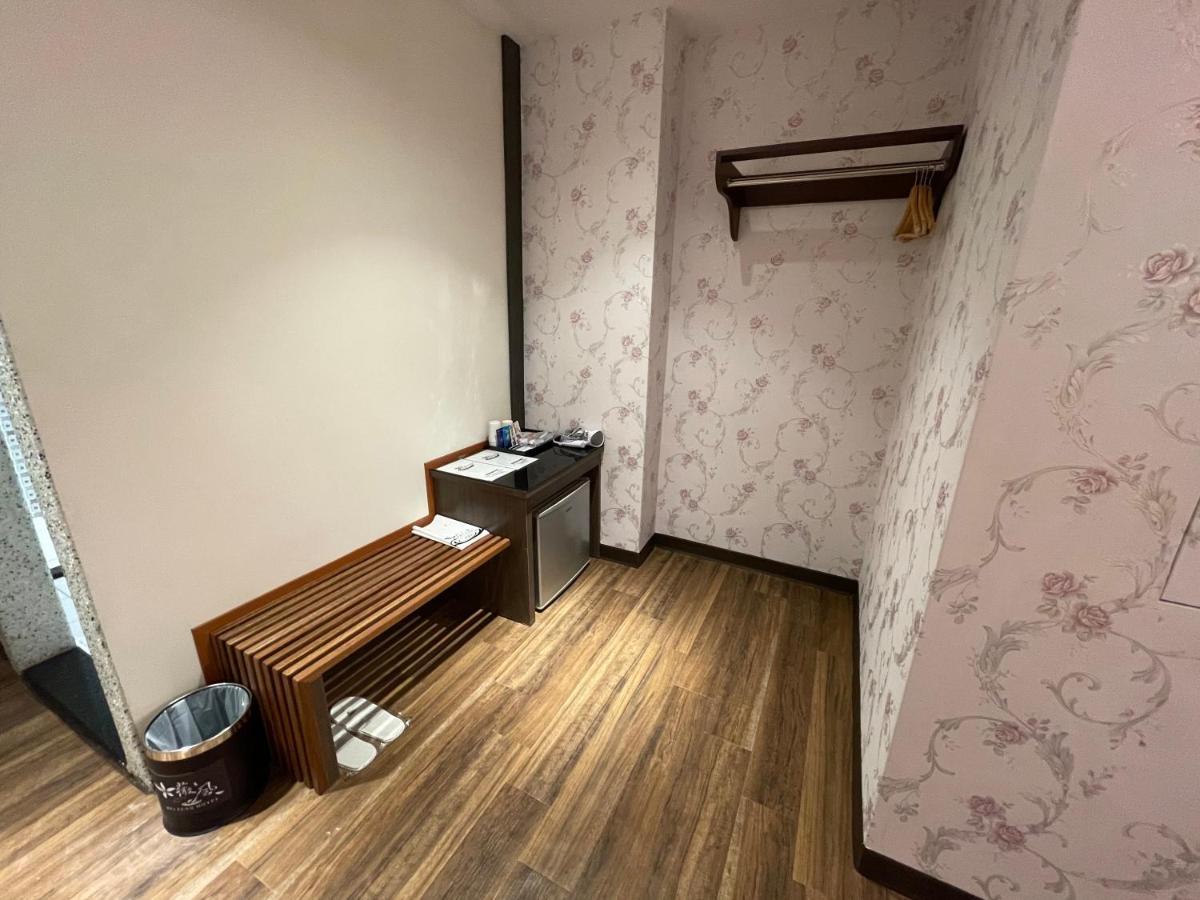 Weifeng Boutique Business Hotel - Zhanqian Branch Pingtung Exteriér fotografie
