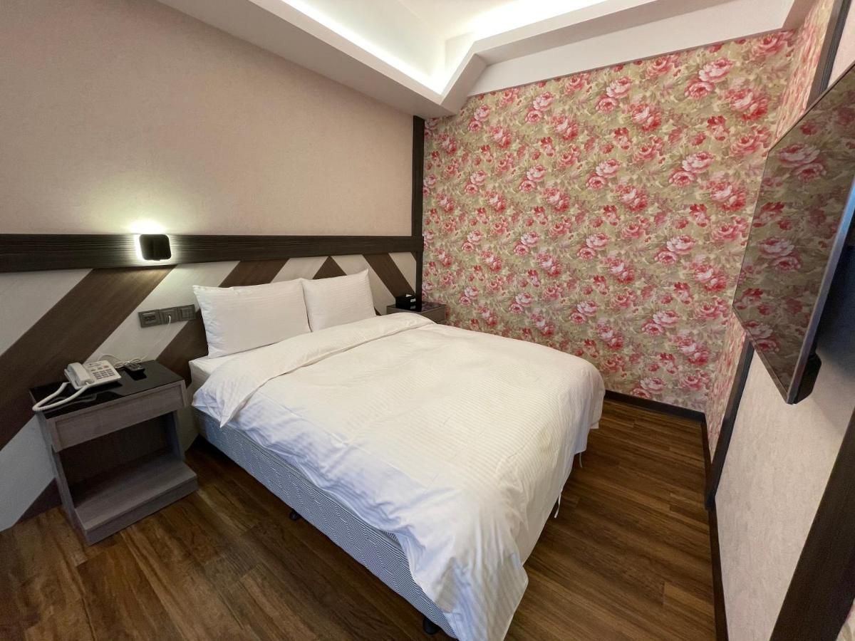 Weifeng Boutique Business Hotel - Zhanqian Branch Pingtung Exteriér fotografie