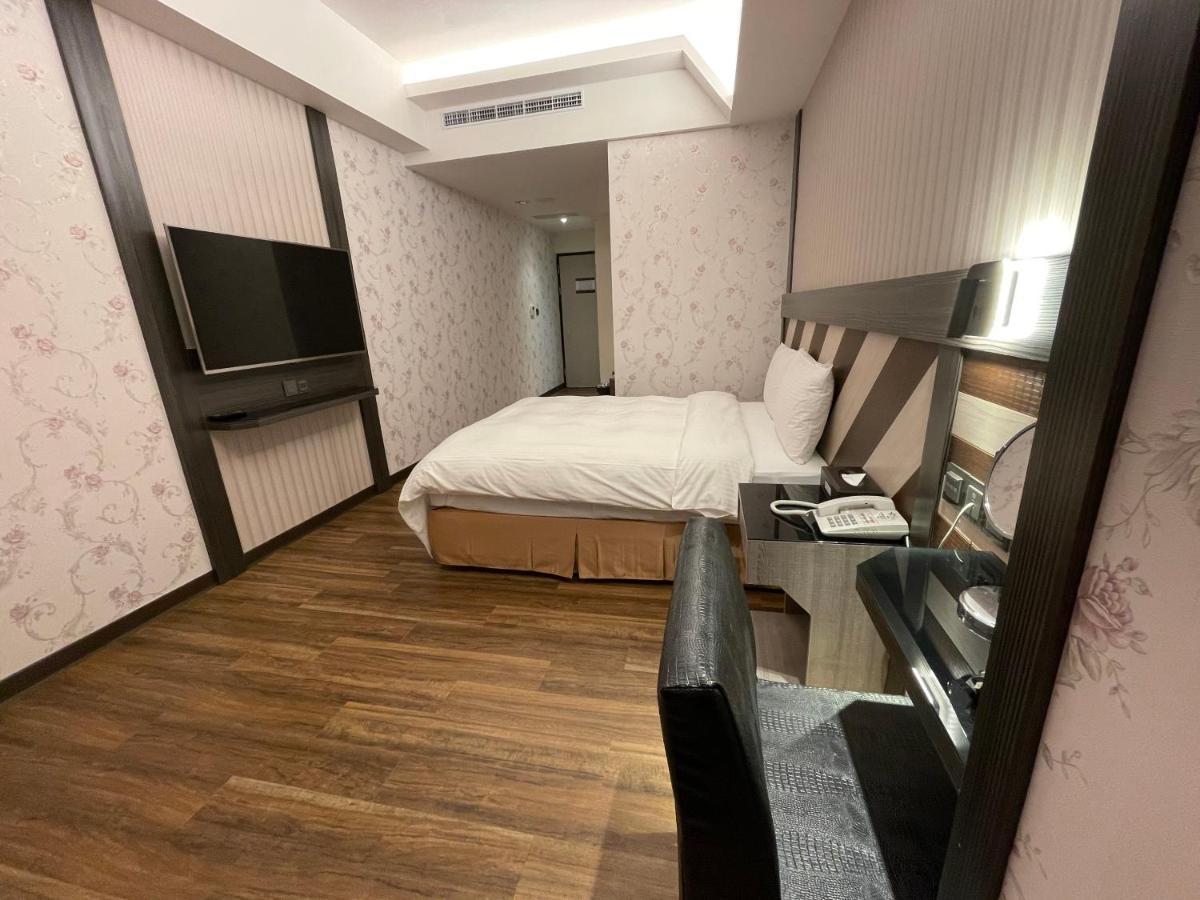 Weifeng Boutique Business Hotel - Zhanqian Branch Pingtung Exteriér fotografie