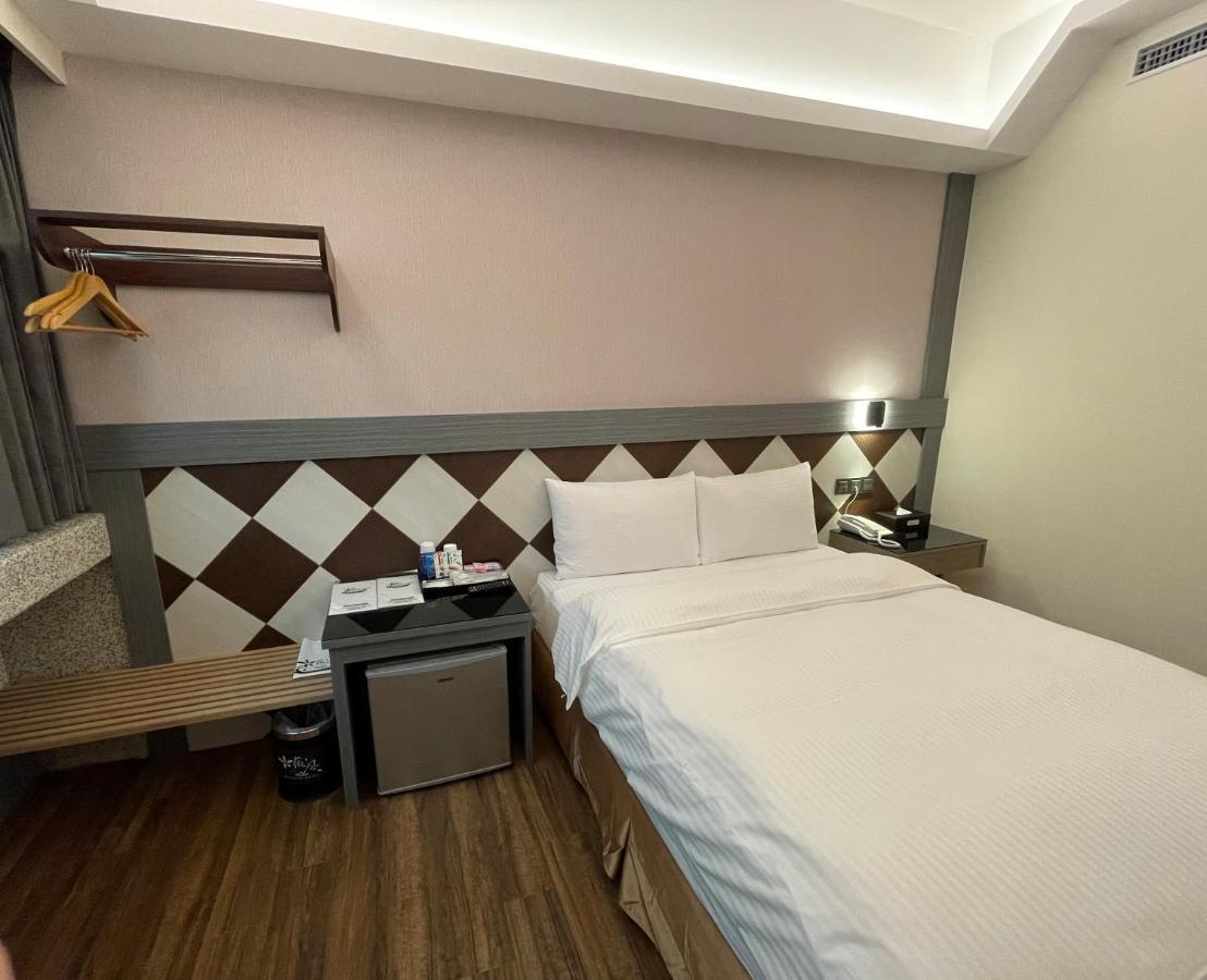 Weifeng Boutique Business Hotel - Zhanqian Branch Pingtung Exteriér fotografie