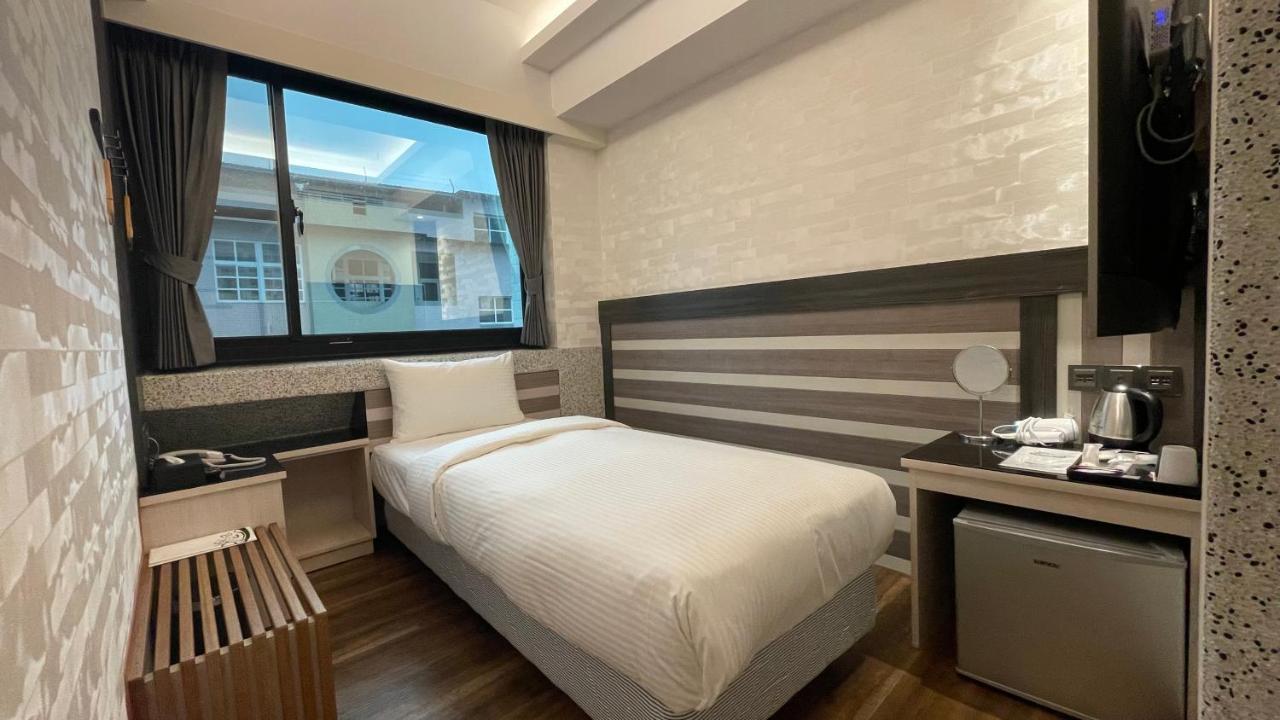 Weifeng Boutique Business Hotel - Zhanqian Branch Pingtung Exteriér fotografie